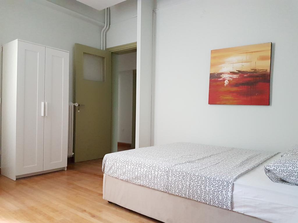 شقة Errathens Pine Red And Taupe - Athens Center المظهر الخارجي الصورة