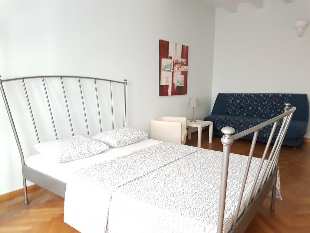 شقة Errathens Pine Red And Taupe - Athens Center المظهر الخارجي الصورة