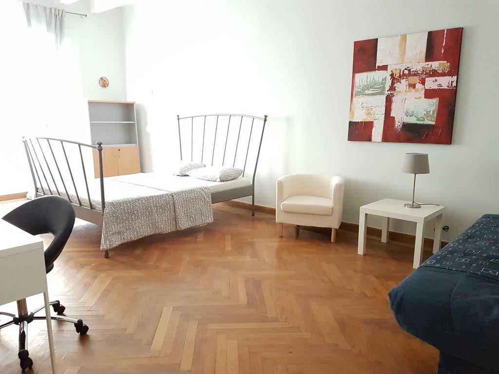 شقة Errathens Pine Red And Taupe - Athens Center المظهر الخارجي الصورة