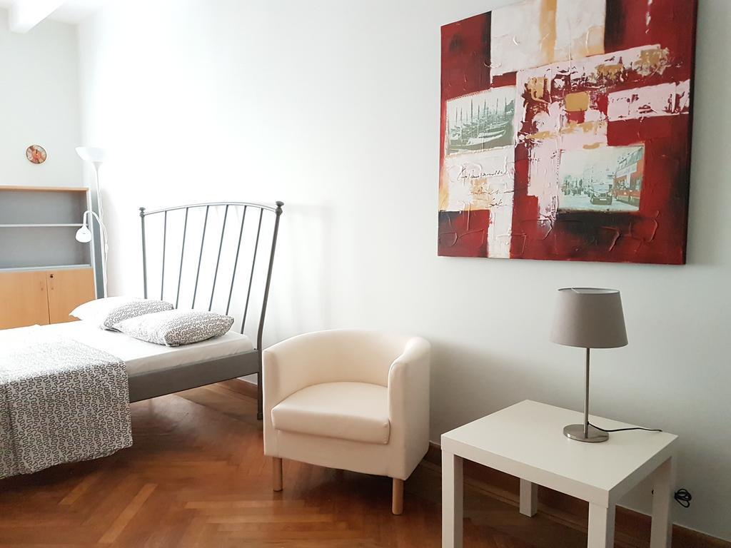 شقة Errathens Pine Red And Taupe - Athens Center المظهر الخارجي الصورة