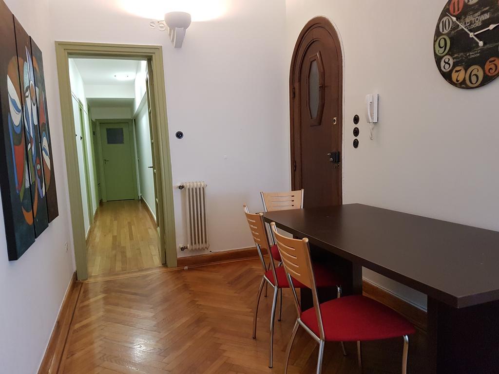 شقة Errathens Pine Red And Taupe - Athens Center المظهر الخارجي الصورة