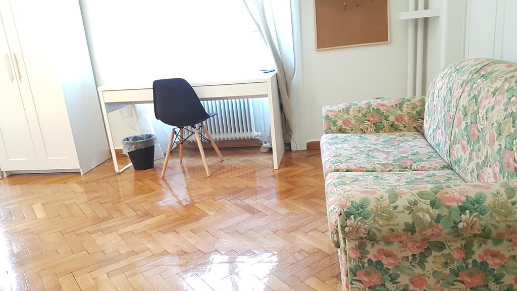 شقة Errathens Pine Red And Taupe - Athens Center المظهر الخارجي الصورة