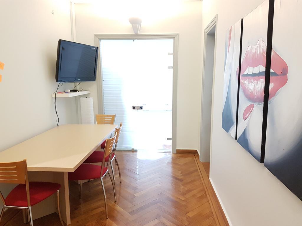 شقة Errathens Pine Red And Taupe - Athens Center المظهر الخارجي الصورة