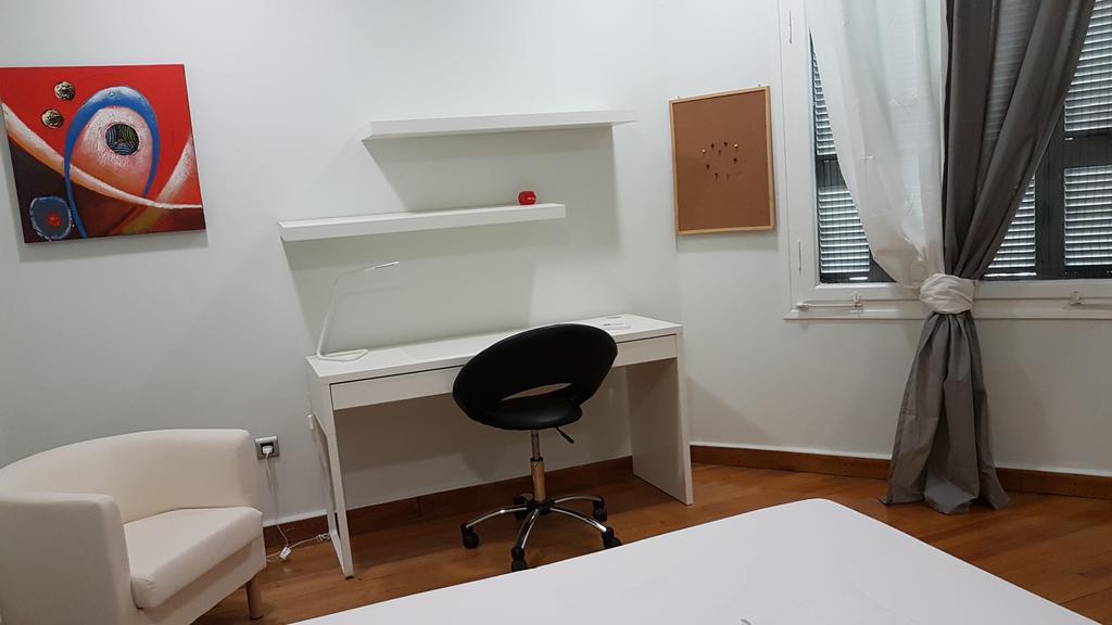 شقة Errathens Pine Red And Taupe - Athens Center المظهر الخارجي الصورة