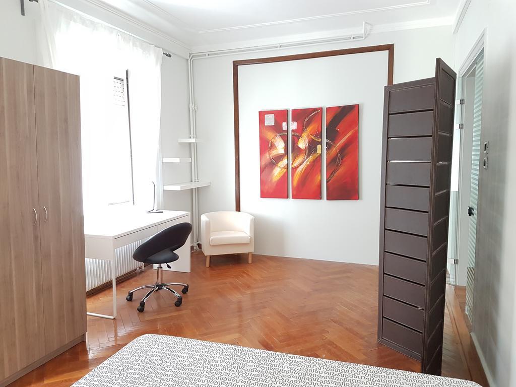شقة Errathens Pine Red And Taupe - Athens Center المظهر الخارجي الصورة